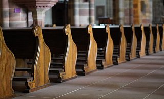 Die Kirchenbänke mussten im Corona-Jahr teilweise komplett leer bleiben. - Pixabay (Symbolbild)