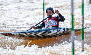 Andrea Herzog belegte beim Weltcup in Prag erneut den dritten Rang. - Hendrik Schmidt/dpa