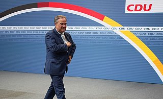 Wer kommt, wenn er geht? CDU-Chef Armin Laschet will die personelle Neuaufstellung in der Union moderieren. - Foto: Michael Kappeler/dpa