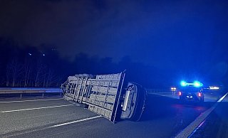 Die Autobahn A2 war für mehrere Stunden in Fahrtrichtung Dortmund zwischen den Anschlussstellen Bielefeld-Ost und Bielefeld-Süd nach einem Unfall gesperrt. - Paul Brinkmann
