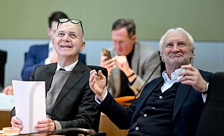 DFB-Führungsduo: Präsident Bernd Neuendorf (l), und Direktor Rudi Völler. - Britta Pedersen/dpa