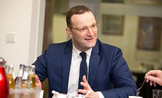 Jens Spahn besucht die Annenhofklinik in Steinheim. - Oliver Krato