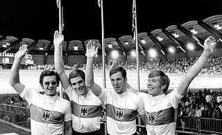 Günter Haritz (r.) ist im Alter von 77 Jahren gestorben. (Archivbild) - Gleie/dpa