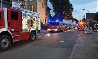 Poststraße: Zum Zeitpunkt des Brandes befanden sich 23 Personen in der Flüchtlingsunterkunft.  - Feuerwehr Bad Wünnenberg