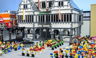 Steht jetzt im Museum: Das Lego-Rathaus. - Stadt Paderborn/Team Hundbrax