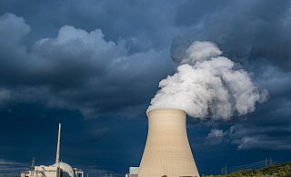 Das Atomkraftwerks Isar 2 im bayerischen Essenbach ist eines der letzten drei noch laufenden AKWs in Deutschland. - Armin Weigel/dpa
