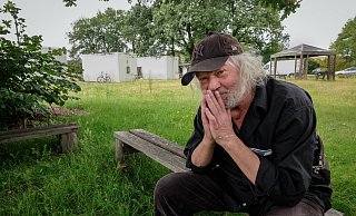 Hans, Spitzname Handu, hat ein bewegtes Leben hinter sich: Drogen, Knast, Obdachlosigkeit. All das hat ihn krank und hilfsbedürftig gemacht. - Susanne Lahr