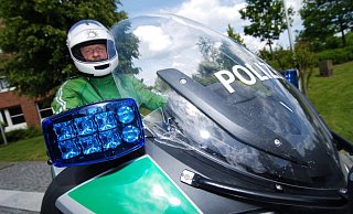 Motorradpolizist: In Petershagen erwischte ein Beamter mehrere Raser. - Symbolfoto: Sandra Sanchez