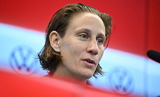 Einzige deutsche Nationalspielerin in den USA: Torhüterin Ann-Katrin Berger - Arne Dedert/dpa