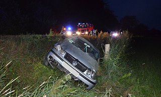 Ein Löhner verursacht unter Alkoholeinfluss einen Unfall und beleidigt Polizisten. - Polizei Herford