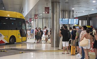 Der Preis für einen Fahrschein in Bus und U-Bahn in Palma wird teurer. - Clara Margais/dpa