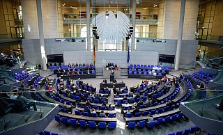 Bundesfinanzminister Christian Lindner (FDP) spricht bei der Plenarsitzung im Deutschen Bundestag. - Bernd von Jutrczenka/dpa