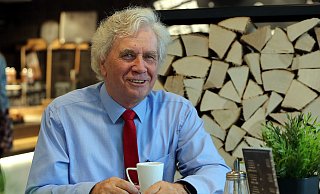 Heepens Bezirksbürgermeister Holm Sternbacher feiert am 9. November seinen 70. Geburtstag. - Wolfgang Rudolf