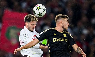 Atakan Karazor (l.) traf mit dem VfB Stuttgart am Dienstag auf Sparta Prag. - Tom Weller/dpa