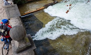 Wann der Surfspot wieder funktionsfähig ist, ist unklar. (Archivbild) - Peter Kneffel/dpa
