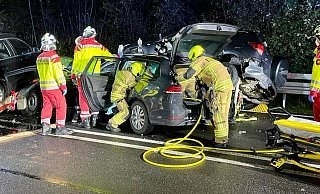 Ein Pkw-Gespann ist mit einem Auto im Gegenverkehr kollidiert. - Ralph Meyer