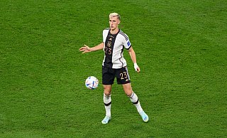 Nico Schlotterbeck kam bei der WM in Katar zu zwei Nationalmannschafts-Einsätzen. - Robert Michael/dpa