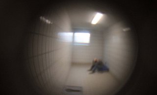 Symbolbild: Aufgewacht ist der Mann in der Ausnüchterungszelle. - Meiko Haselhorst