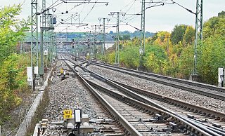 Kupferdiebe sorgen für Störungen im Bahnverkehr zwischen Altenbeken und Warburg. - (Symbolbild) Pixabay