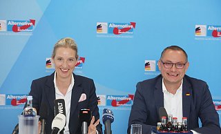 Die Vorsitzendend er AfD Alice Weidel und Tino Chrupalla. - Bodo Schackow/dpa