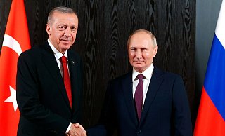 Recep Tayyip Erdogan und Wladimir Putin beim Gipfel der Shanghaier Organisation für Zusammenarbeit (SOZ) im vergangenen September. - Alexandr Demyanchuk/Pool Sputnik Kremlin/AP/dpa