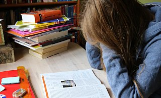 Mehr Kinder als sonst leiden zurzeit unter psychischen Problemen. - dpa