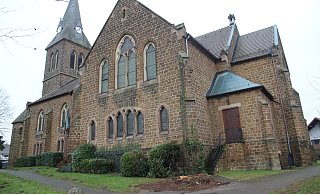 Die Schnathorster Kirche, die zu den größten Dorfkirchen Westfalens zählt, bedarf einer gründlichen Sanierung. - Klaus Frensing