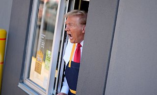 In vielen der Spaßbewertungen wurde Trump ins Lächerliche gezogen. (Archivbild) - Evan Vucci/AP/dpa