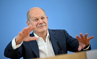 Ziemlich bald nach seiner Sommer-Pressekonferenz geht es für Scholz erstmal in den Urlaub. Sein Wunsch: Ruhe. - Britta Pedersen/dpa