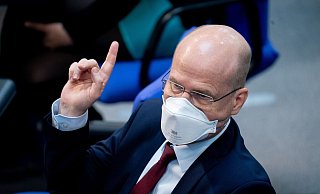 Es werde zu viel über den angeblichen indirekten Impfzwang geredet und zu wenig über die Rechte von Geimpften, befindet CDU-Politiker Ralph Brinkhaus. - Foto: Kay Nietfeld/dpa