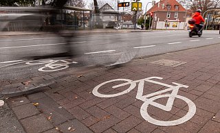 Um die Attraktivität des Radfahrens und die Sicherheit zu steigern, hat der Mobilitätsausschuss des Paderborner Stadtrats mehrere Anträge beraten. - Themenbild Niklas Tüns