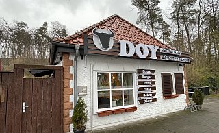 An der Fassade des ehemals kleinen italienischen Kultlokals im Bielefelder Süden prangt bereits der neue Werbeschriftzug. - Susanne Lahr