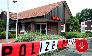 Die Golfbande hat zu Beginn ihre Überfälle mit Spielzeugpistolen verübt und später scharfe Waffen benutzt. - Felix Eisele