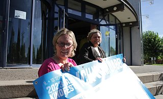 Sie wollen das Kino feiern: Die Kino-Chefinnen Ute (l.) und Judith Schlinker laden für Samstag, 9., und Sonntag, 10. September, zum Kinofest ins Cineplex am Oberen Hilgenstock Familien und alle Freunde der Filmkunst ein. - Dieter Scholz