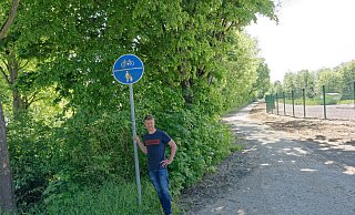 Der Martinsweg ist wieder frei. Radfahrer und Fußgänger sehen von dort aus auf die Anlage des großen Filterbeckens. - Andreas Sundermeier