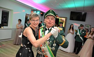 Das Königspaar Hildegard und Hermann-Josef Brummelte der St.-Achatius-Schützenbruderschaft hatte den Winterball am 1. Februar noch mit einem Tanz eröffnet. - Karin Prignitz