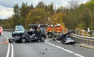Auf der Bundesstraße 4 hat es einen schweren Unfall gegeben. - Benjamin Müller/dpa
