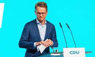 CDU-Generalsekretär Linnemann würde Arbeitsunwilligen das Bürgergeld auch ganz streichen. (Archiv-Foto) - Andreas Arnold/dpa