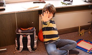 Weil er einen Jungen sexuell bedrängt hat, muss ein Mann aus Kirchlengern ins Gefängnis. - Symbolfoto: Polizei-Beratung.de