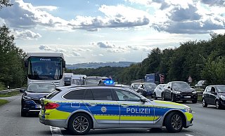 In Fahrtrichtung Dortmund geht auf der A2 momentan nichts mehr. Die drei Fahrspuren sind wegen eines Unfalls komplett blockiert. - Symbolfoto: Paul Brinkmann