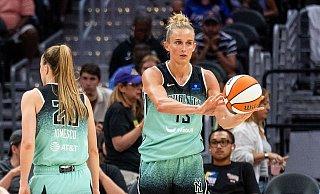 Leonie Fiebich steht mit New York Liberty in den Playoffs der WNBA. - Maximilian Haupt/dpa