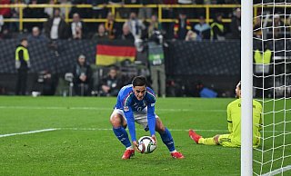 Raspadori erzielt das für die Weltrangliste wichtige 3:3. - Fabian Strauch/dpa
