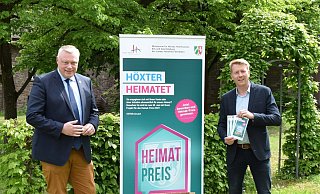 Bürgermeister Daniel Hartmann und Stadtpressesprecher Markus Finger stellen die Bewerbungskriterien vor. - Stadt Höxter