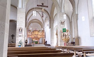 Leer: In der Stiftskirche in Enger (Bild) und auch den anderen Kirchen und Enger und Spenge fallen ab sofort - auch am Heiligen Abend - die Gottesdienste aus. - Andreas Sundermeier