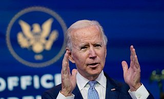 Nach der gewaltsamen Erstürmung des US-Parlamentssitzes hat der Kongress am Donnerstagmorgen den Sieg des Demokraten Joe Biden bei der Präsidentschaftswahl endgültig bestätigt. - Foto: Susan Walsh/AP/dpa