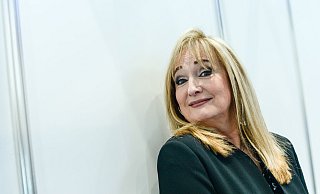 Veronika Fischer (74) hat ihre Abschiedstournee von der großen Bühne aus gesundheitlichen Gründen abgesagt. (Archivbild) - Jens Kalaene/dpa-Zentralbild/dpa