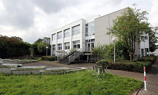 Das ehemalige Handwerksbildungszentrum (HBZ) am Kleiberweg soll bald 35 Obdachlosen einen nächtlichen Schlafplatz bieten. - Wolfgang Rudolf