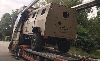 Ein Anwohner hat diesen Auflieger fotografiert, mit dem Fahrzeuge zum Schießstand transportiert wurden. - Privat