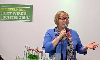 Sie nimmt es mit Pit Clausen und Ralf Nettelstroth auf: Kerstin Haarmann (53, Grüne) will Oberbürgermeisterin werden. - NW