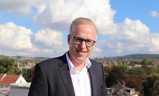 Tim Henrik Göhring (41) leitet das Intercity-Hotel. Für den Direktor aus Gohfeld ist es die dritte eigene Hoteleröffnung. - Susanne Barth